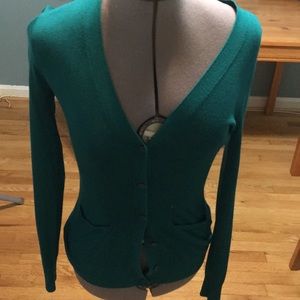 Banana Republic green cardigan w/ front pockets